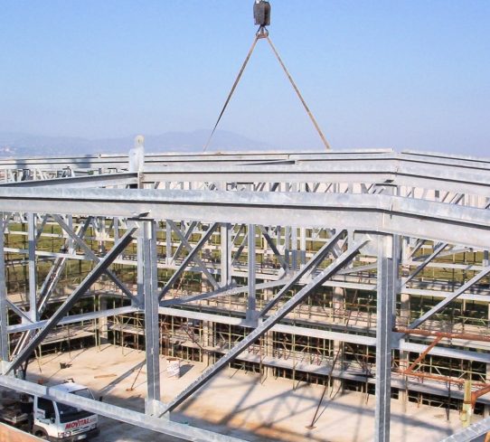 Strutture metalliche certificate: affidabilità, innovazione e qualità per costruzioni industriali e civili.