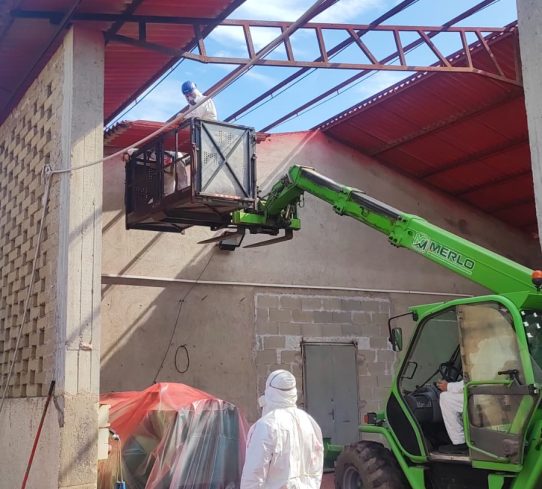Bonifica amianto certificata: soluzioni sicure ed efficaci per la rimozione e lo smaltimento nel rispetto delle normative.